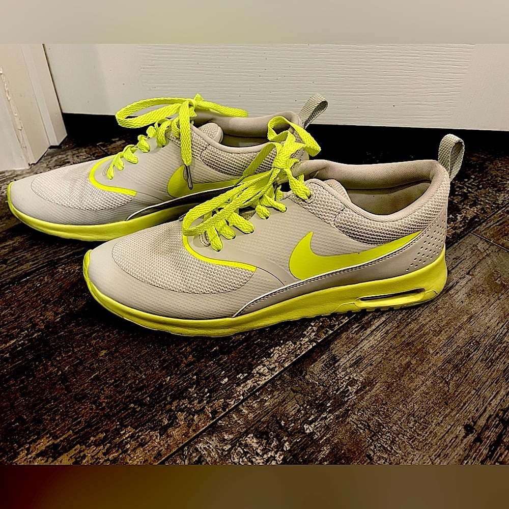 Nike Gray and Yellow Low-Top Sneakers EUC